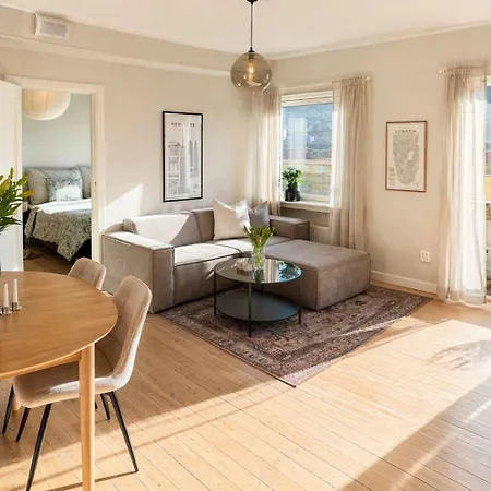 Modern With Mountain View Balcony Apartmán